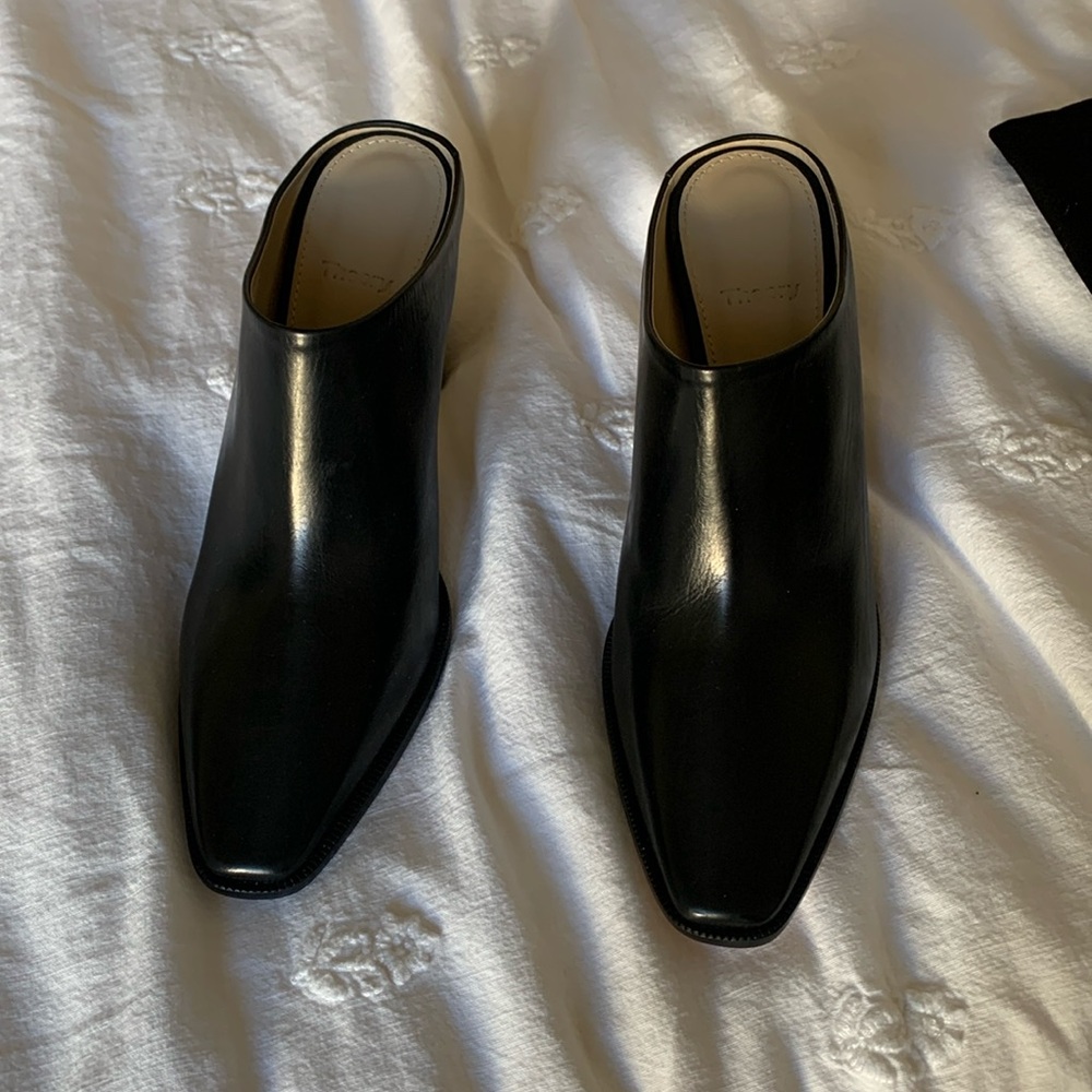 Theory black high-heel square toe mules in size 37